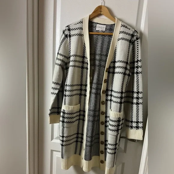 Olive & Oak Black and White Plaid Cardigan - Picture 3 of 10